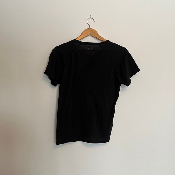Under Armour. T-Shirt. Black. Size Large, Fits Medium. Womens. - Picture 2 of 7